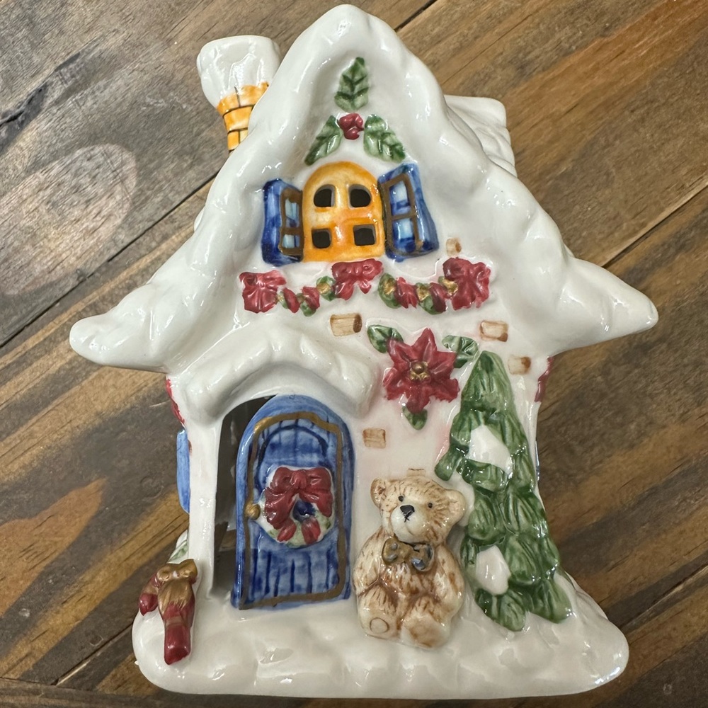 Holiday Ceramic House with Teddy Bear - Multicolor